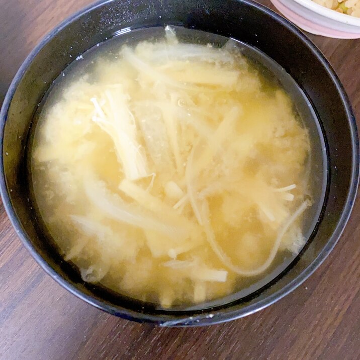 簡単！えのきとじゃがいもと玉ねぎの味噌汁